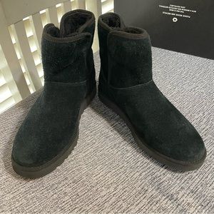 UGG Cory ll Genuine Shearling Lined Boots